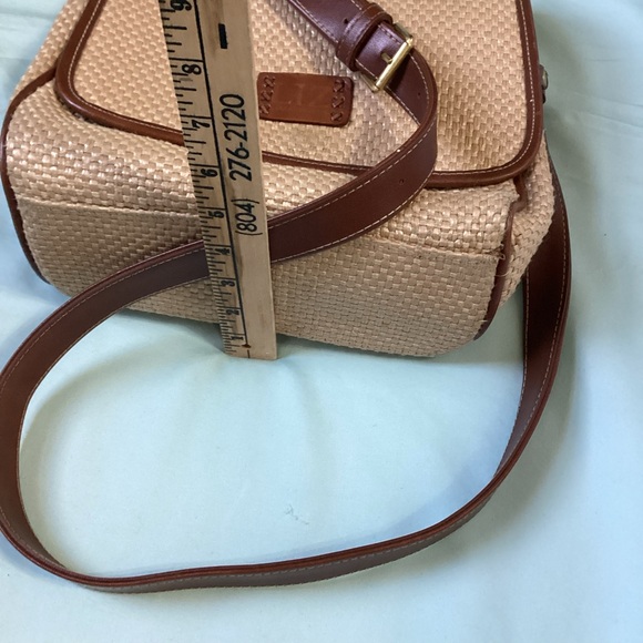 Liz Claiborne Tan Woven Jute Crossbody Ladies Shoulder Bag - Picture 14 of 16